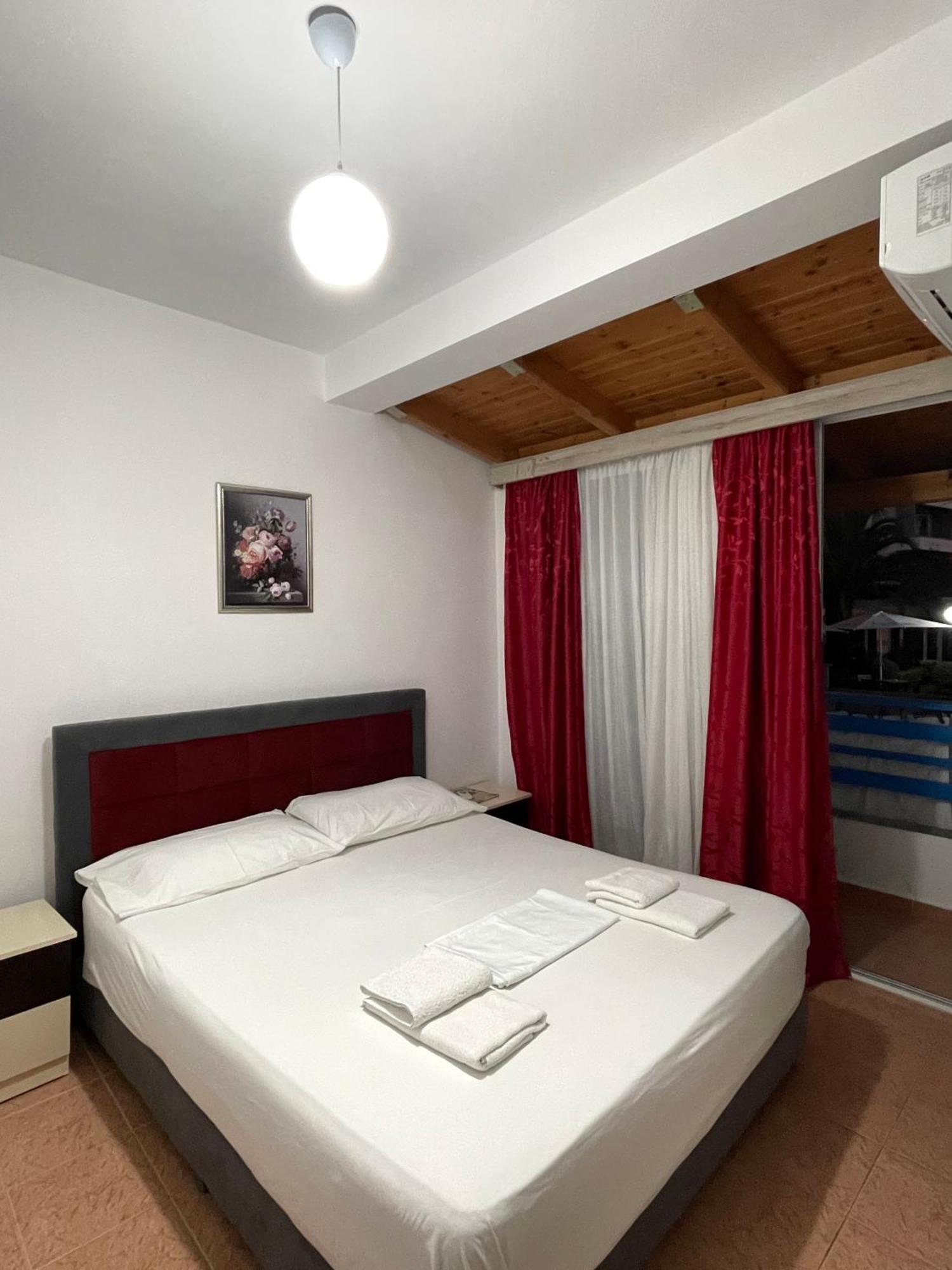 Apartments Monika Sarandë エクステリア 写真