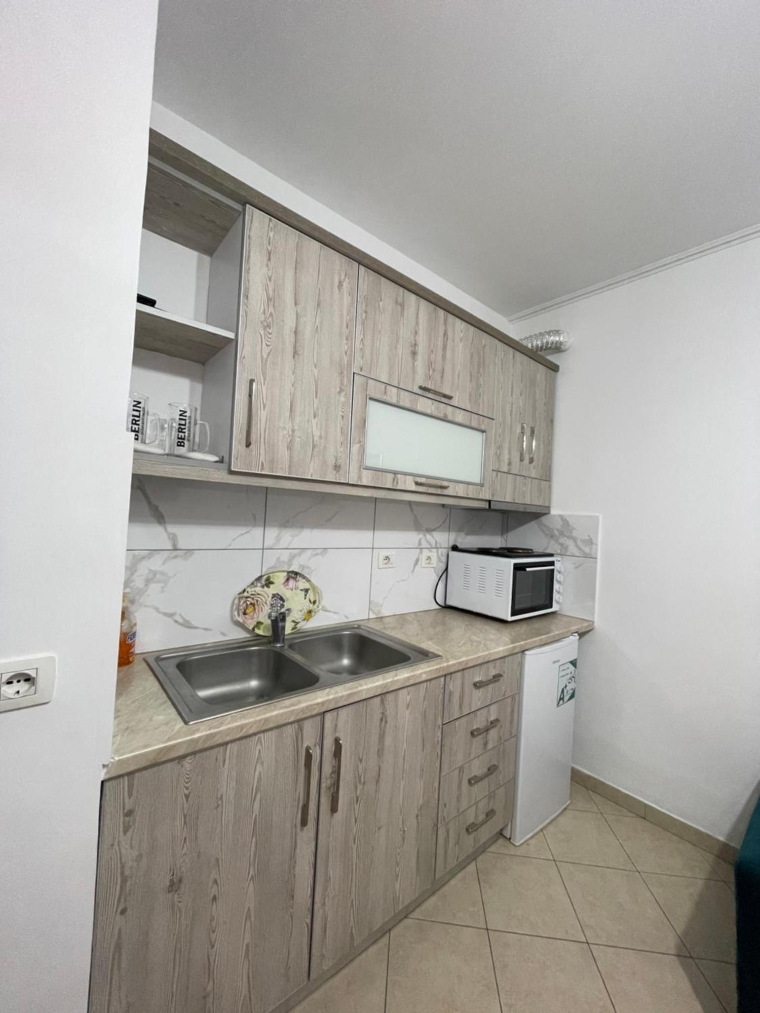 Apartments Monika Sarandë エクステリア 写真
