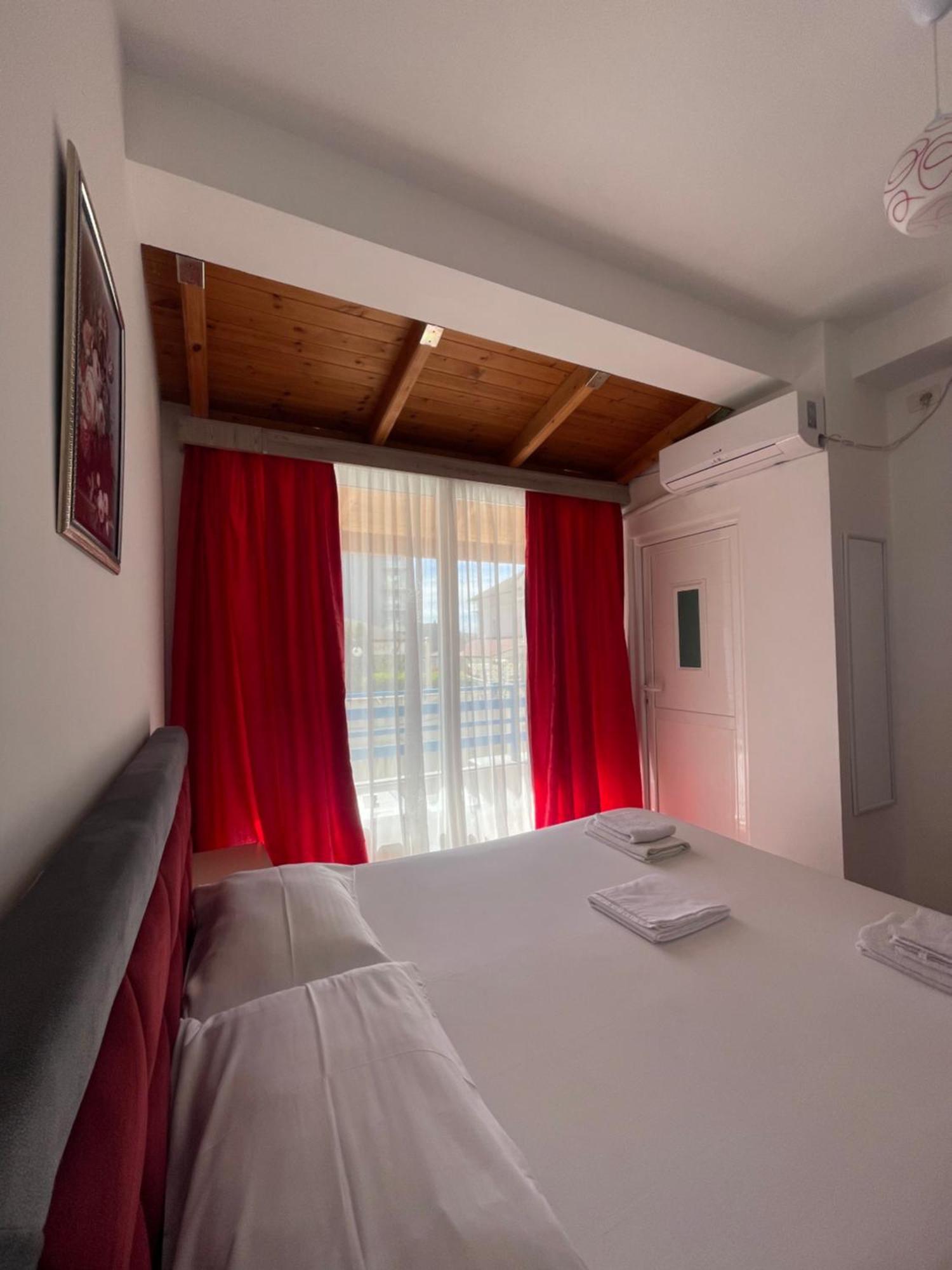 Apartments Monika Sarandë エクステリア 写真