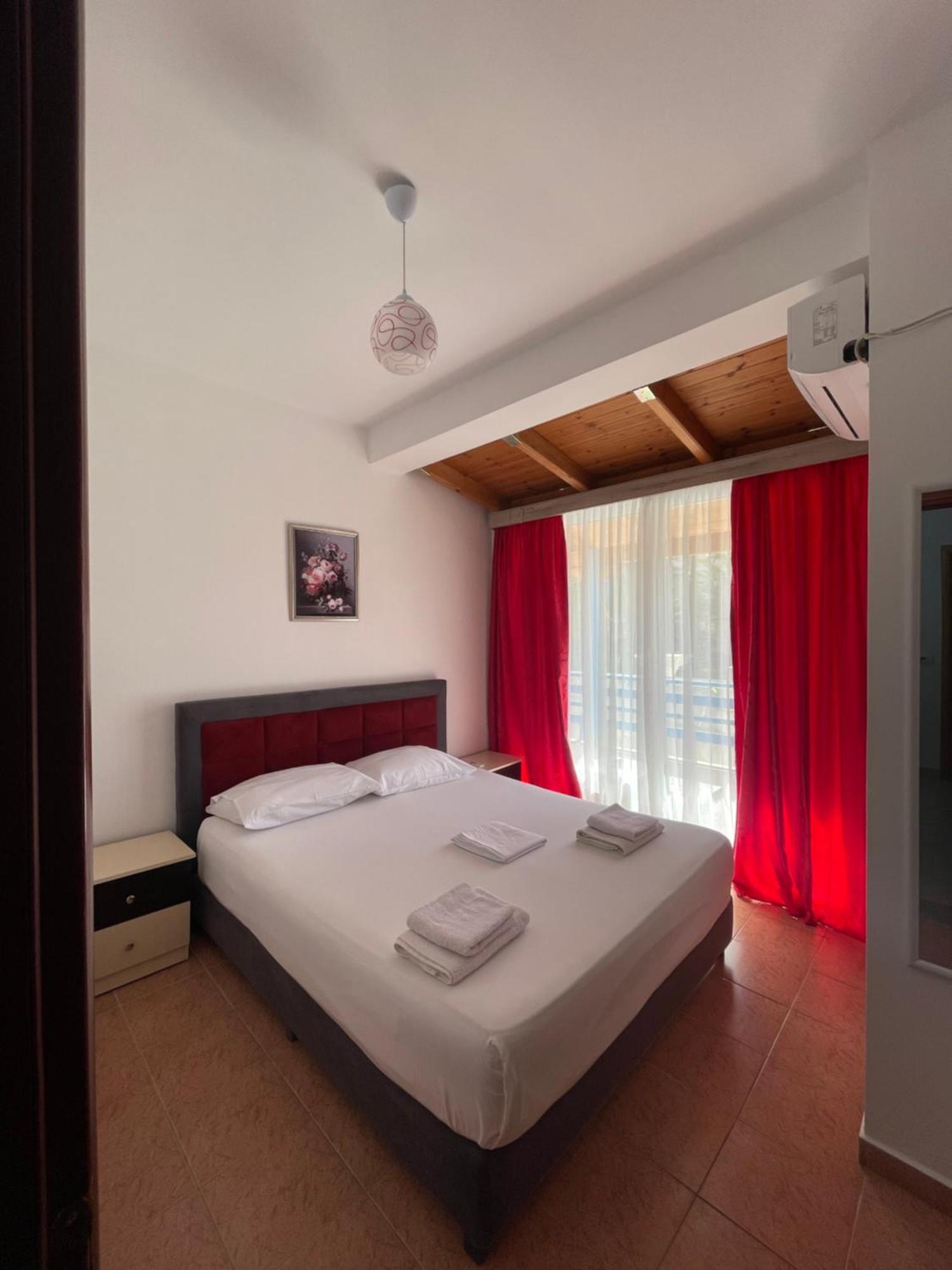 Apartments Monika Sarandë エクステリア 写真